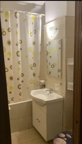 Obor, Teiul Doamnei, Colentina, langa sectia 7 politie